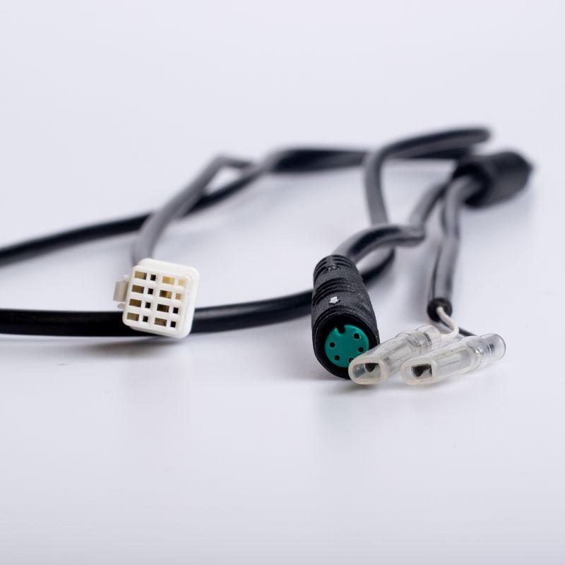 Motorkabel m/ inngang til frontlys, -> 2023